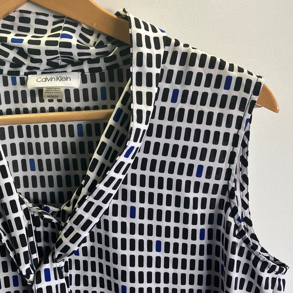 Calvin Klein Black and White Geometric Blouse - Picture 2 of 7